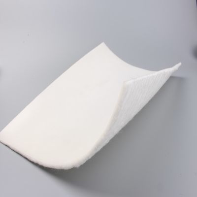 0.2-3 mm grubość HDPE Geomembrana złożona dla wodoodpornych i trwałych zastosowań