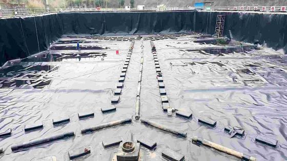 Odporna na działanie chemiczne gładka geomembrana z HDPE idealna dla złożonych środowisk