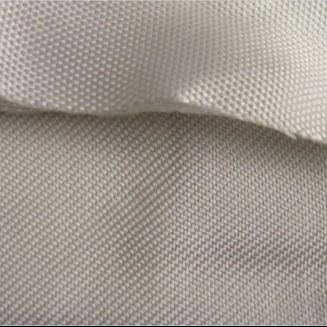 Geotekstil z polipropylenu do separacji płynów i stałych materiałów oraz do usuwania pyłu w temperaturze 88-110 °C