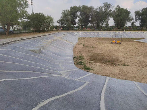 Odporna na korozję mata cementowa do przemysłowych kanałów odwadniających - wykładzina o szerokości 4m, wytrzymała