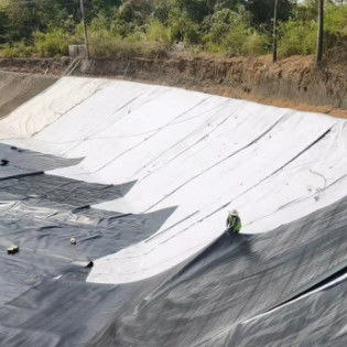 Funkcja separacji Geotekstil z długich włókien nienasyconych Szerokość 1m-6m do zastosowań w składowiskach górniczych