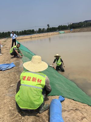 Odporna na korozję mata cementowa do przemysłowych kanałów odwadniających - wykładzina o szerokości 4m, wytrzymała