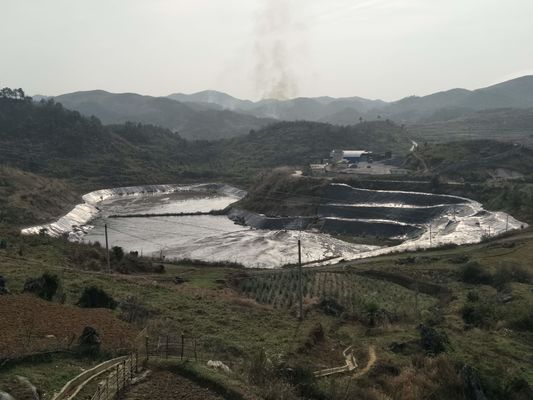 Odporność chemiczna geomembran HDPE z polietylenu o wysokiej gęstości Zapobieganie wyciekom w zakładach magazynowania odpadowych