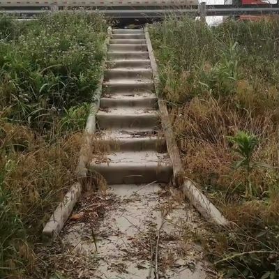 Odporna na korozję mata cementowa do przemysłowych kanałów odwadniających - wykładzina o szerokości 4m, wytrzymała